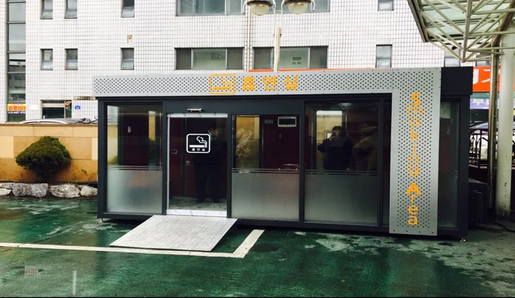 대전 성모병원에 설치된 실외 흡연부스